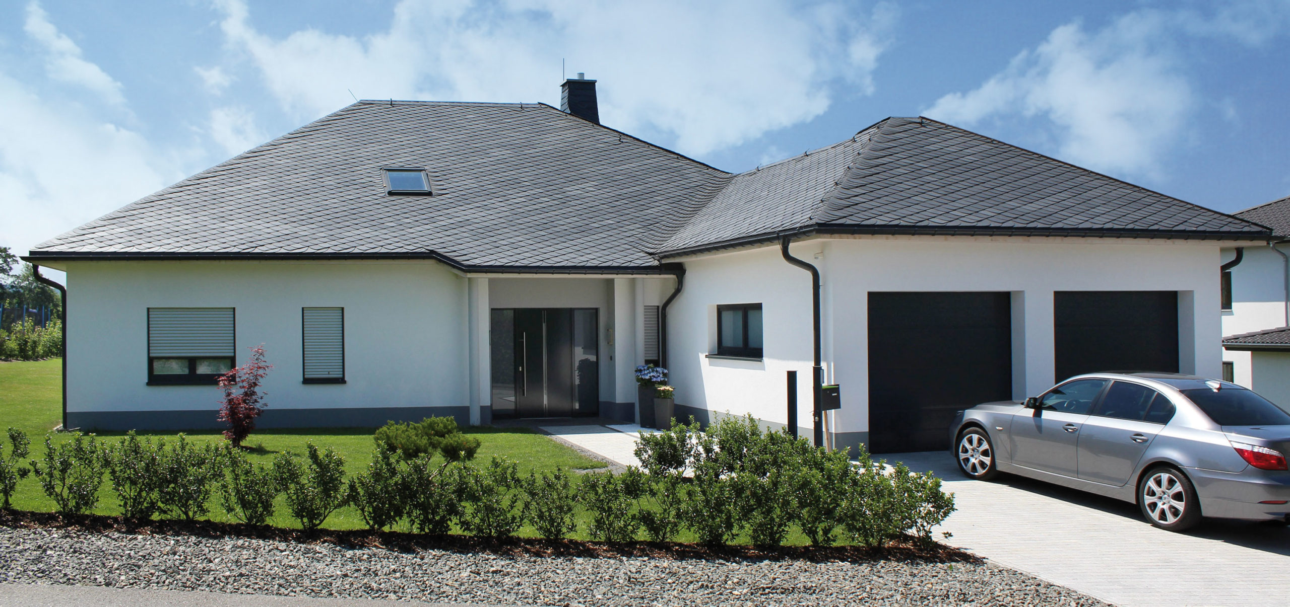 Modernes Haus - Bogenschnittdeckung Dach