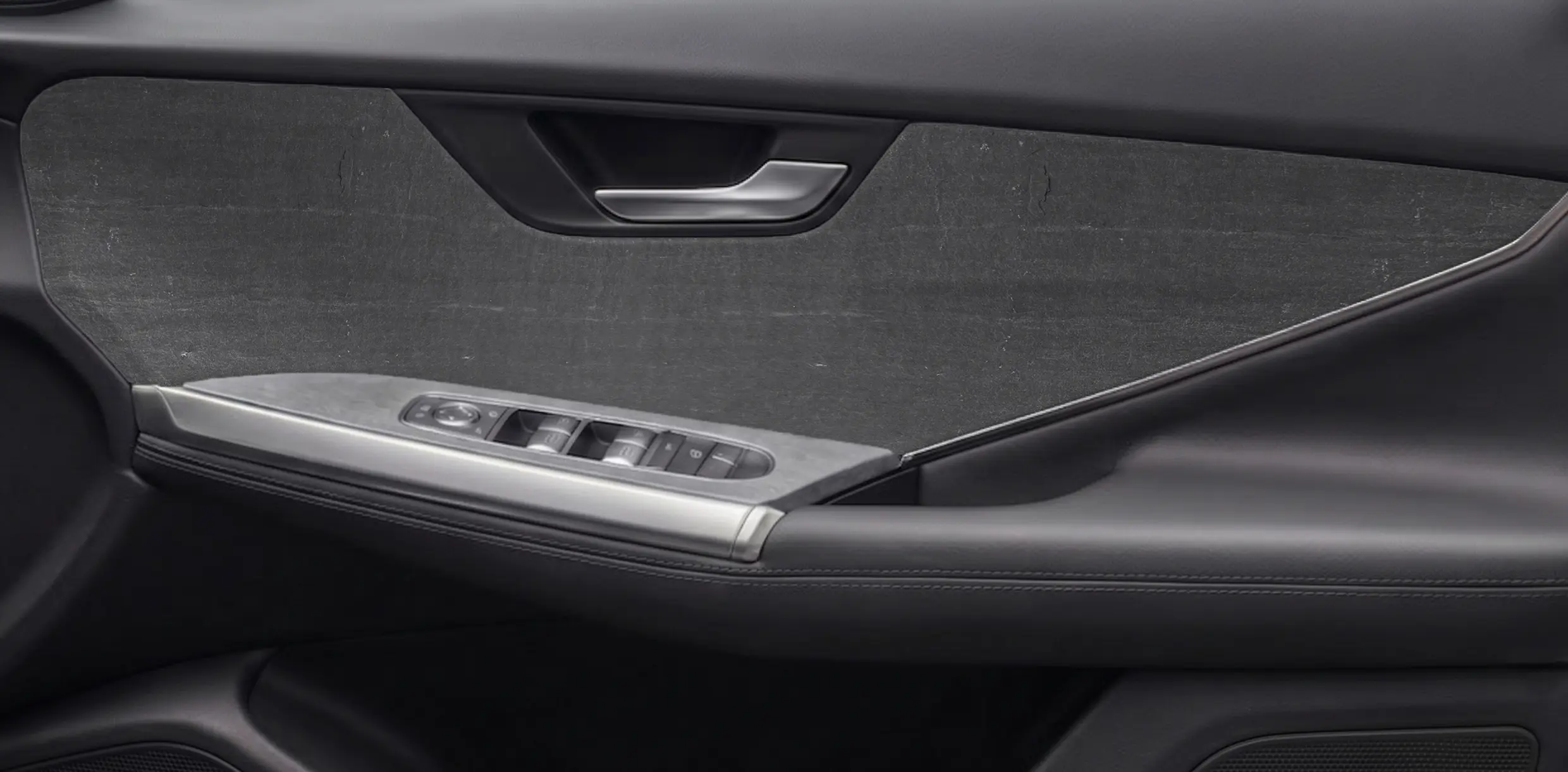 Veneo Slate door in the car