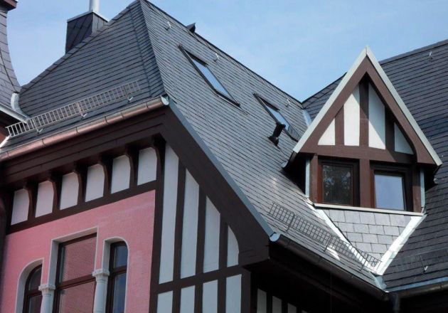 Schönes Bauernhaus - Rechteckdoppeldeckung Dach